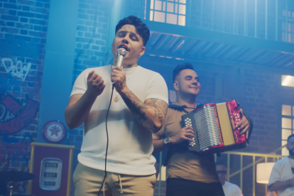 El pasado mes de junio ambos artistas sorprendieron al anunciar su unión musical.