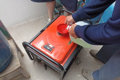 Muchos ciudadanos vuelven sus ojos a los generadores de energía.