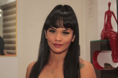 Laura Bonilla comenzó en la radio en un programa erótico.