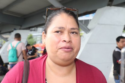 Desconocía que habían subido el pasaje. No estoy de acuerdo, porque los ciudadanos viajamos con lo completo. Los buses no están en buenas  condiciones”.