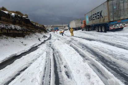 Ministerio de Obras Públicas activó el protocolo de limpieza.