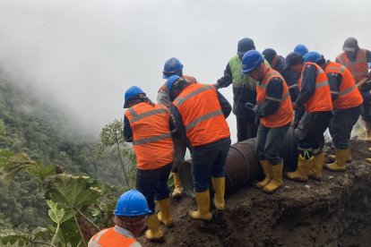 Arreglo de tubería de agua potable en Quito