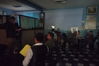 Varios usuarios se quedaron sin realizar sus trámites.