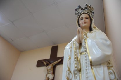 Según el religioso, un arma eficaz en contra del maligno es rezar a la Virgen María y el Rosario.