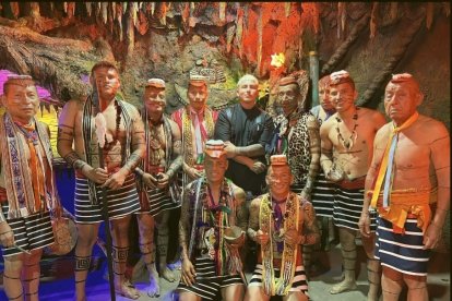 Ha visitado varias comunidades amazónicas, pero señala que con los tsáchilas ha convivido más.