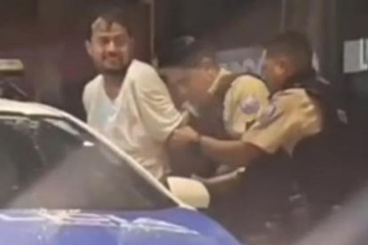 El exfutbolista se puso agresivo con los policías.