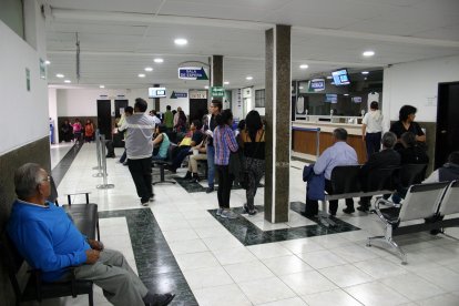 El dispensario del sector El Batán fue el primero sitio al que llevaron al neonato.