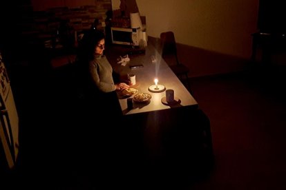 Continúan los cortes de luz por todo el país