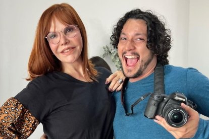 Felipe Crespo dio una charla de manejo de redes sociales en una universidad venezolana, invitado por la actriz Hilda Abrahamz.