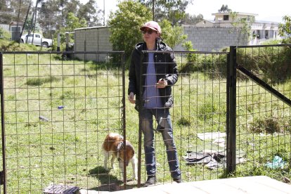 Fabián Flores mantiene la esperanza de que los animalitos vuelvan con él.