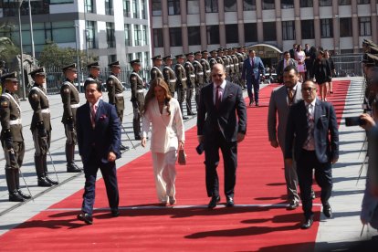 Henry Kronfle durante su llegada a la sesión inaugural de la Asamblea.