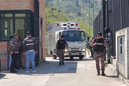 El cuerpo de Segundo Carlosama fue llevado a la morgue para que se determine su causa de muerte.