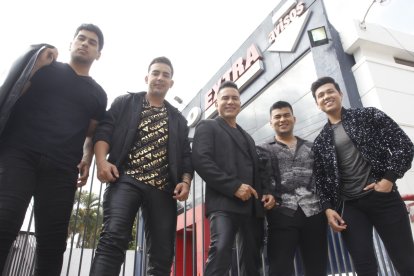 Ángel Chevasco (c) es el líder y fundador del grupo Millenium.