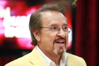 Carlos Villagrán padece de cáncer de próstata.