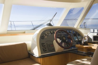 Así luce el flybridge del catamarán Lion 464. Imagen de referencia.
