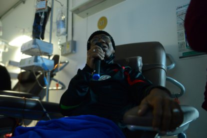 ¡Suéltala, disyóquey!, dice Víctor  Padilla, el Óscar de León de Solca.