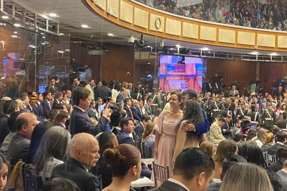 Marcela Aguiñaga, prefecta del Guayas, está en la ceremonia de posesión.