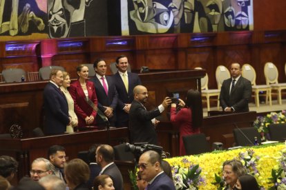 Isabel Noboa llamó la atención tras su llegada. Le pidieron fotos.