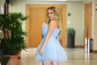 Valentina empezó su carrera de actriz desde niña, actuando en telenovelas y películas.