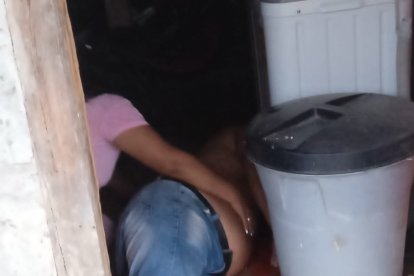 Los cadáveres quedaron tendidos al interior del inmueble.