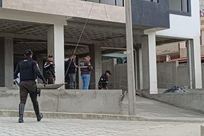 En esta obra de construcción fue hallada la joven sin vida.