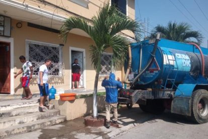 La ciudadanía está descontenta por el servicio que da Interagua.