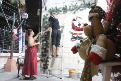 El proceso de instalación les tomó varios días. En algunos casos, hasta las madrugadas sirvieron.