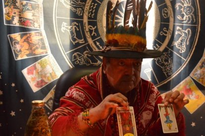 El Cacique Charazany le lanzó las cartas al presidente Daniel Noboa.