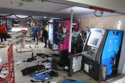 Pillos se llevaron la plata de cajeros.