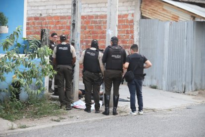 Allí quedó el cadáver, luego llegó la Policía.