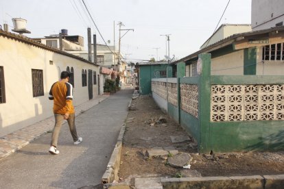 La falta de iluminarias en el sector hace del sector, bastante peligroso