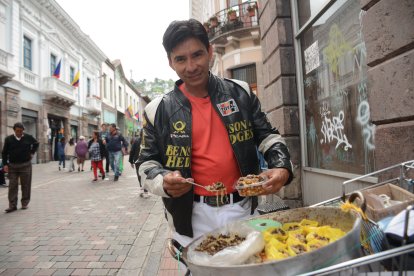 Milton Tumbaico dice que los catzos con tostado es un platillo afrodisíaco.