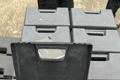 Esta es una de las armas que iba oculta en el cargamento ilegal.