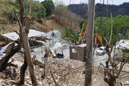 El lugar quedó destruido y al menos 13 viviendas aledañas sufrieron daños en sus estructuras.