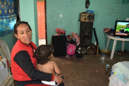 Lizmary regresó a Venezuela, después de haber pasado unos años entre Colombia y Ecuador. Tiene dos niñas, de 2 y 7 años.