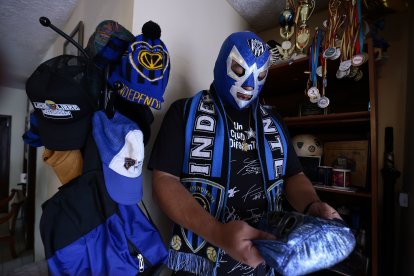 Édgar Calderón tiene varios artículos relacionados a los rayados.