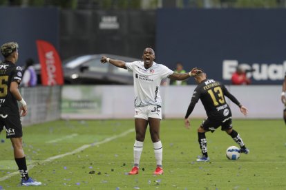 Carlos Sevilla criticó el aporte de Renato Ibarra en los albos.