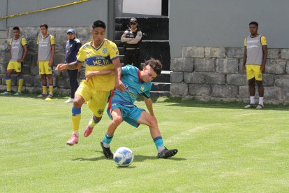 El último partido del Mejía (amarillo) fue ante Pato Gol.