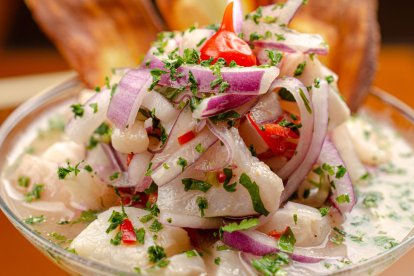 El ceviche es un plato tradicional en las costas del Pacífico