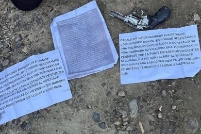 Los panfletos hallados.