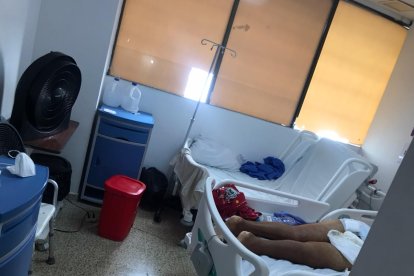 Los ventiladores palean la sensación de calar en las salas del hospital