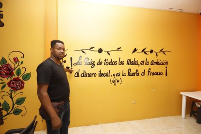 Cristóbal motiva a los chicos y los aconseja.