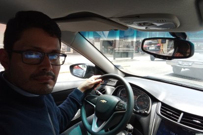 Gabriel Alvear debe sacrificarse en esta fecha para poder completar la cuota de su vehículo con el que trabaja.