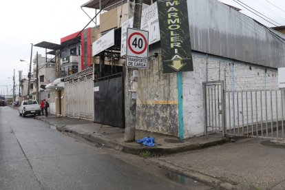 La mañana de ayer, el negocio que iba a ser el ‘blanco’ de los delincuentes estuvo cerrado.