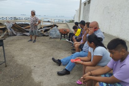 Solo quedaron las cenizas de las cabañas-comedores.