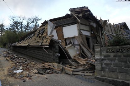 El terremoto dejó varias afectaciones en la zona occidental de Japón.