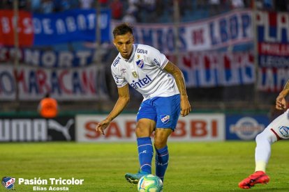 Desde Uruguay llegaría el defensa Mathías Suárez, como jugador libre.