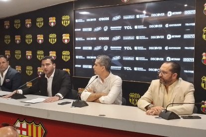 Antonio Álvarez da declaraciones sobre contrataciones en Barcelona.