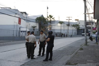 Personal policial investiga cuánto fue el monto del robo.