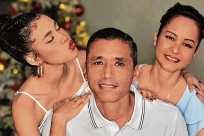 Yilda con sus padres, Ángel Banchón y Yilda Rivera.